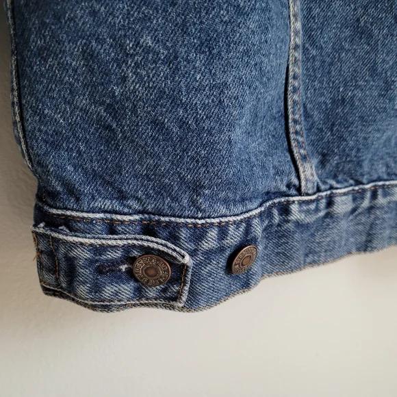 SOLD Vintage Levi's Jean Jacket - Picture 8 of 11